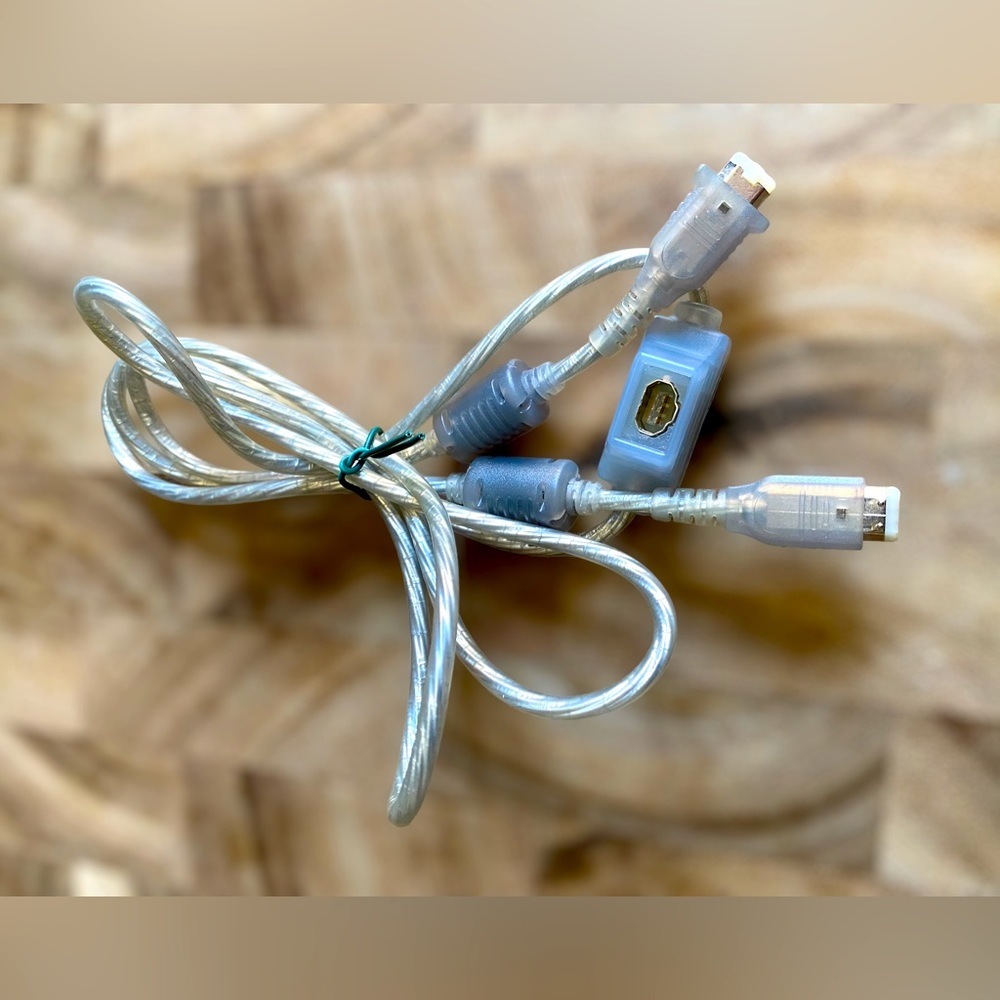 Nintendo Game Boy Advance GBA Multiplayer link cable Glacier